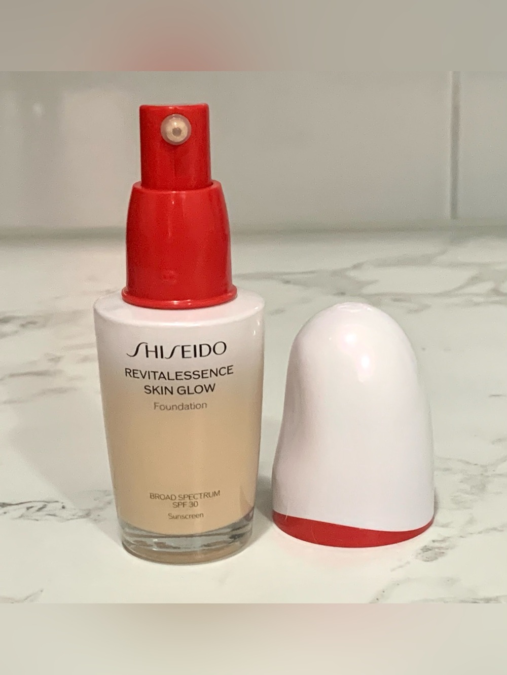 Shiseido Revitalessence 240 QUARTZ Skin Glow Foundation